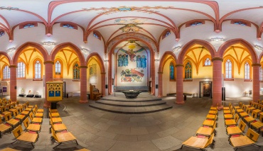 Der große Kirchensaal der Stiftskirche in Neustadt